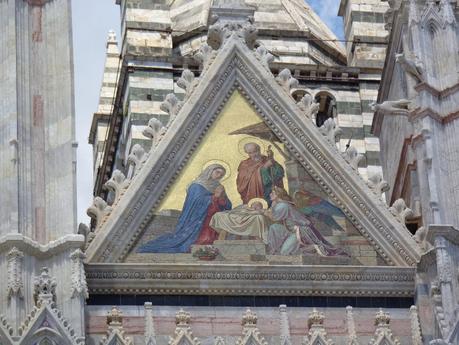 SIENA   UN   DÍA   DE   AMOR   EN   LA   TOSCANA