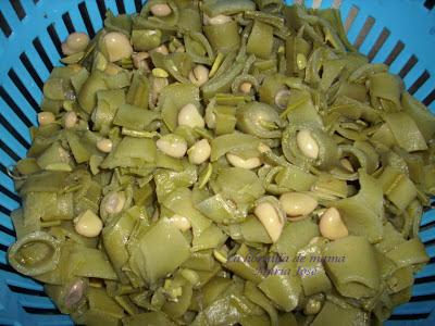 Habas fritas con huevo