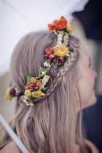TRENZAS Y MÁS TRENZAS Novia con peinado de trenza