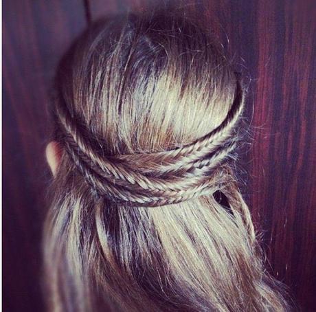 TRENZAS Y MÁS TRENZAS Novia con peinado de trenza