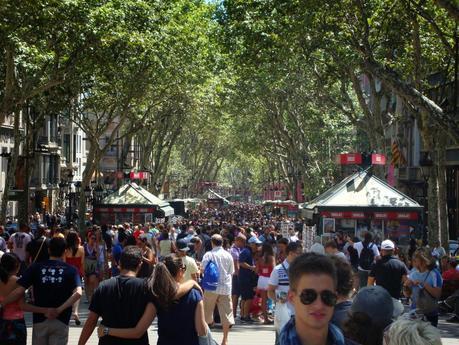 MIS VECINOS LOS TURISTAS