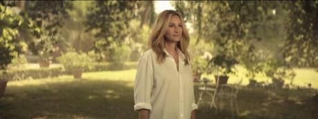 Destripando el nuevo  anuncio de Calzedonia, los looks de Julia Roberts