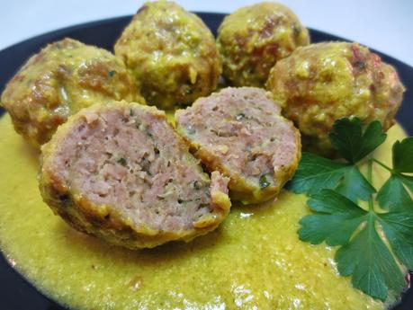 Albóndigas en salsa de almendras olla GM