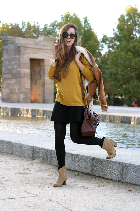 MUSTARD V-NECK SWEATER