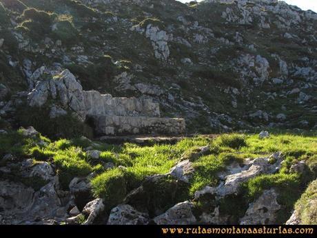 Ruta Ercina, Verdilluenga, Punta Gregoriana, Cabrones: Fuente en la Camperas de Haces