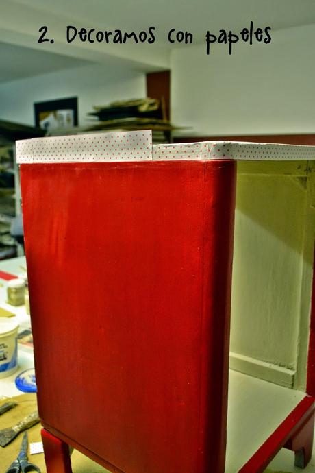 Paso a paso: convertimos una mesa de luz en cocinita para jugar