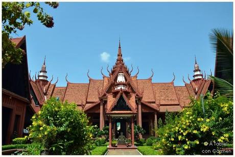 Camboya: Pnomh Penh, al Palacio Imperial subí y a los Mercados bajé