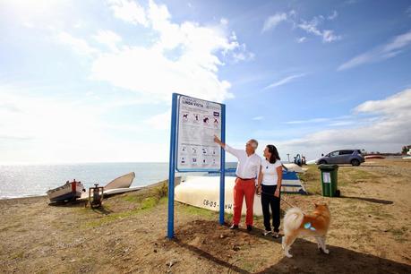 El Ayuntamiento de Marbella pone hoy en funcionamiento la primera playa canina del municipio, en Lindavista ( San Pedro Alcántara )