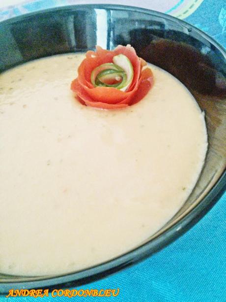 GAZPACHO DE AGUACATE Y PEPINO.  SIN GLUTEN