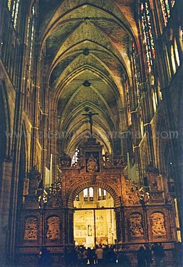 La catedral de León y sus vidrieras peregrinas