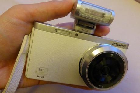 Samsung NX-Mini - Fashion Slim Selfie Cam