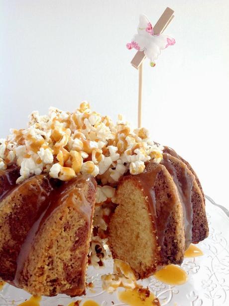 CORNMEAL BUNDT CAKE WITH CARAMEL POPCORN - RETO #BUNDTBAKERS