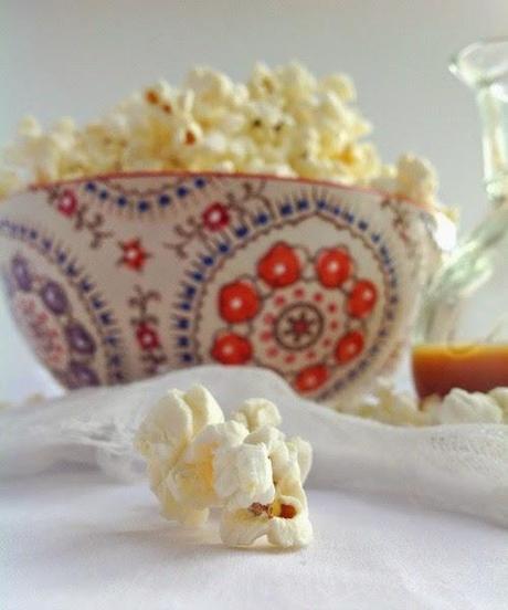 CORNMEAL BUNDT CAKE WITH CARAMEL POPCORN - RETO #BUNDTBAKERS