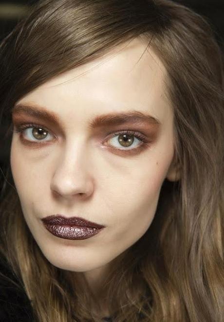 Maquillaje pasarela Rodarte. Aquí tanto los ojos como los labios son protagonistas :) Tendencias en maquillaje para Otoño-Invierno 2014/15