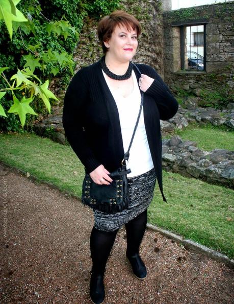 Falda con estampado etnico + bandolera