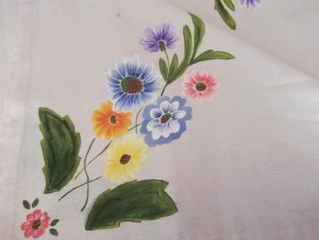 Mantel pintado con pintura de tela