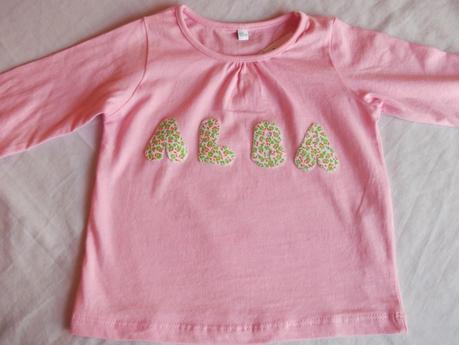Camiseta con aplique de letras para Alba