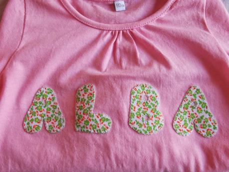 Camiseta con aplique de letras para Alba