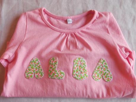 Camiseta con aplique de letras para Alba