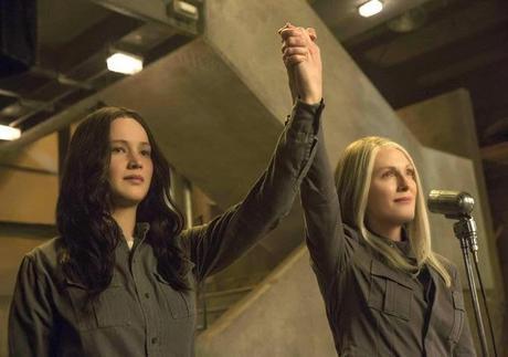 19 Nuevas Imágenes De The Hunger Games: Mockingjay Part 1