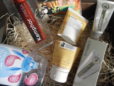 colutorio kemphor fresa, enjuague bucal delyplus, leche corporal korres de albacha y limón, mi farma, desmaquillante ojos La chinata, potis acabados, 