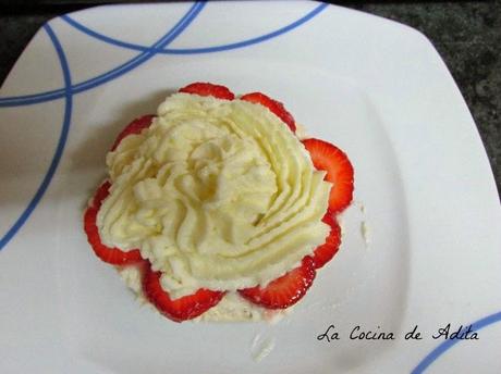 TARTITAS DE MERENGUE CON FRUTAS