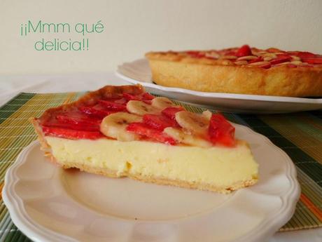 TARTA DE FRESAS Y PLÁTANOS