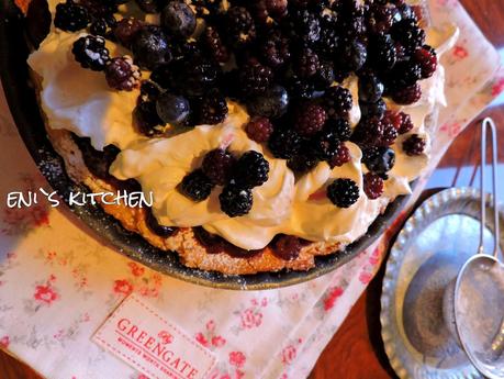 Tartaleta crujiente de hojaldre con crema de mascarpone y frutos del bosque!