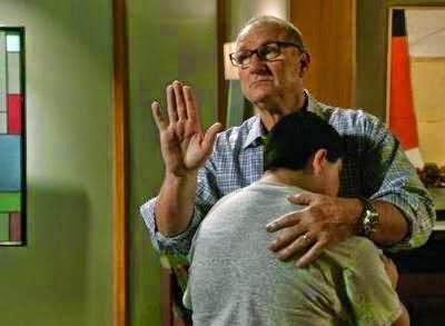 Modern Family: 6x04. Marco Polo