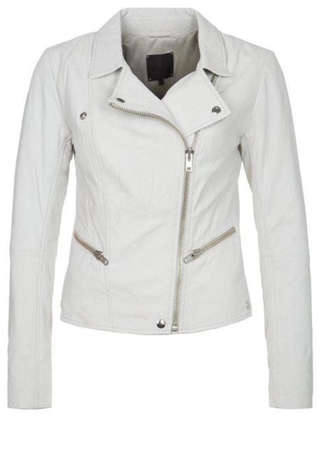 eN qUE iNVERTIMOS... sECUENCIA uNO