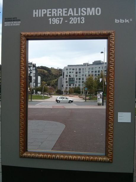 La instalación del cuadro en el parque de Doña Casilda del que sacar fotos hiperrealistas.