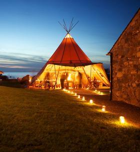 colores-de-boda-decoracion-tipi-6 ¿Ponemos un tipi en tu boda?