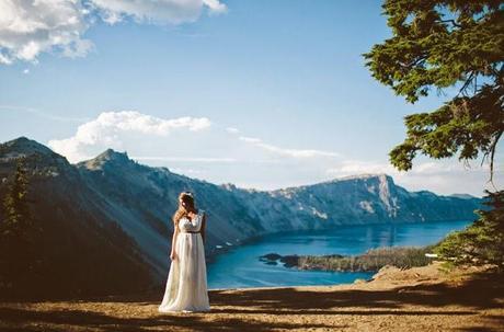 Una boda íntima en un lago de Oregón