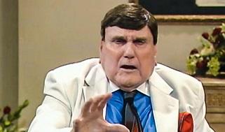 Ex miembros evangélicos acusan a pastor de promover abortos y lucrarse