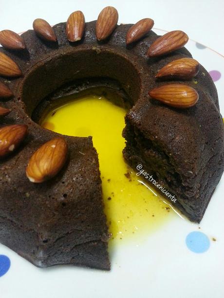 BundtCake Vegano de Algarroba a la Naranja