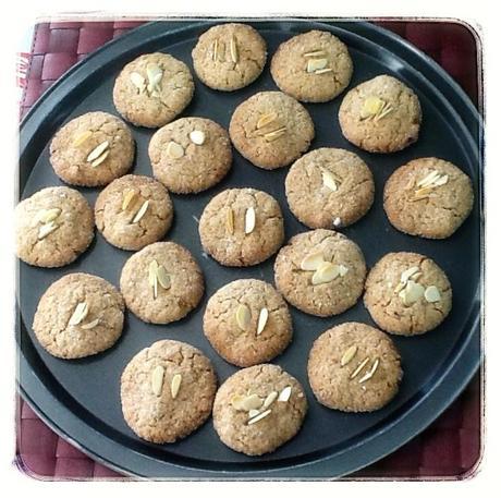 Galletas especiadas con membrillo y miel