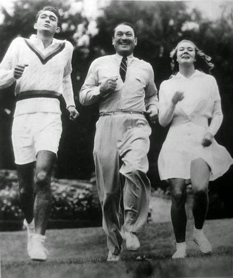 ANDREW V. MCLAGLEN (1920-2014)