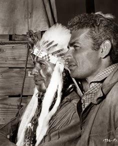 ASALTO AL FUERTE CLARK (1953)