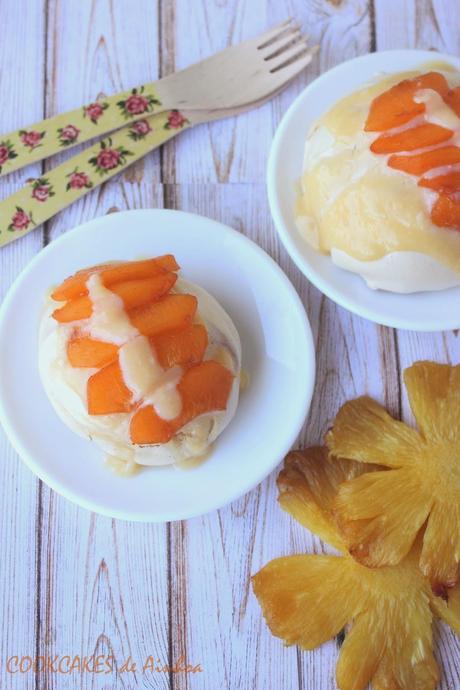 PAVLOVA DE LIMÓN, ALBARICOQUE Y PIÑA