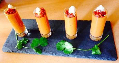 Crema de patatas a la riojana con huevo de codorniz. Aperitivo