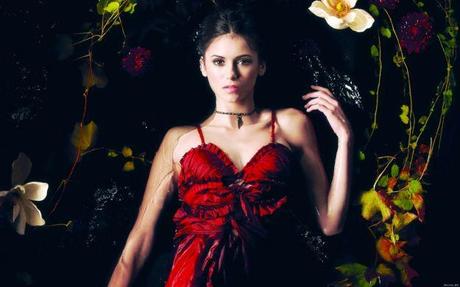 LRG Magazine - Trucos de Maquillaje Vestido Rojo - 2
