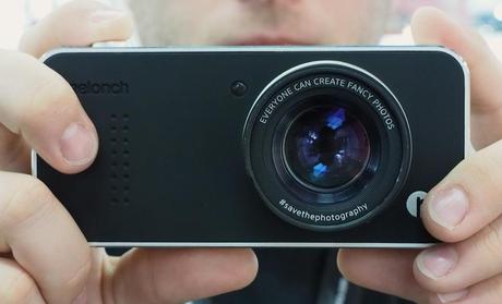 Una funda de teléfono transforma tu iPhone en una cámara profesional.