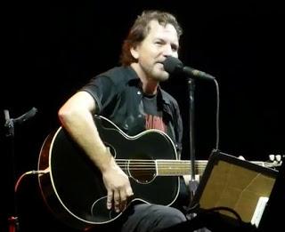 Pearl Jam estrenan una nueva canción en concierto