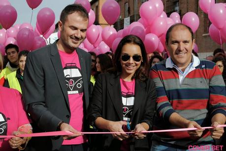 Chenoa no se perdió la 10ª marcha por la vida de Alcalá de Henares el día mundial del cáncer de mama