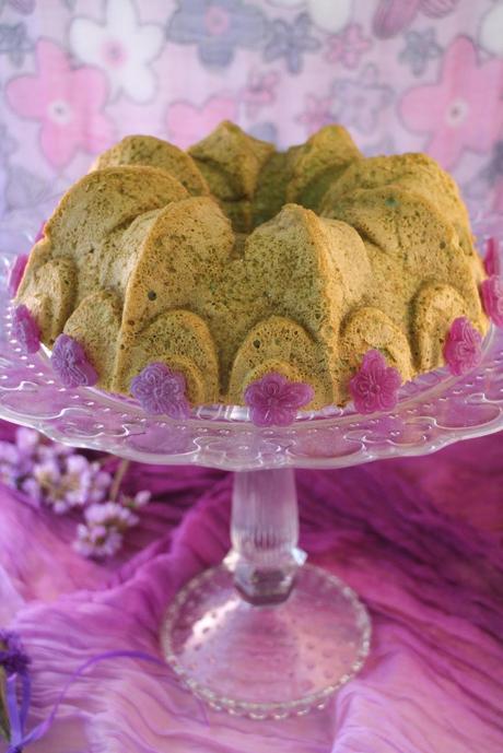Ángel Bundt Cake de violetas