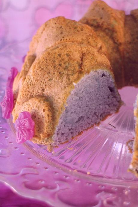 Ángel Bundt Cake de violetas