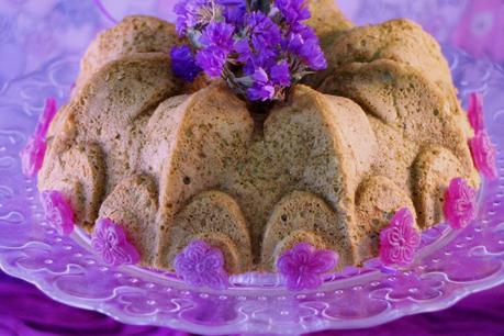 Ángel Bundt Cake de violetas