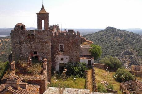 Colaboraciones de Extremadura, caminos de cultura: Castillo de Azagala, en Alburquerque, en Castillosnet