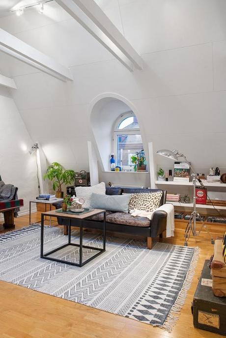 ventanas en el techo muebles de madera usada mobiliario accesorios vintage estilo vintage industrial estilo nórdico escandinavo estilo moderno estilo ecléctico decoración interiores decoración áticos blog decoración nórdica 50 m² eclécticos y modernos para chicos 