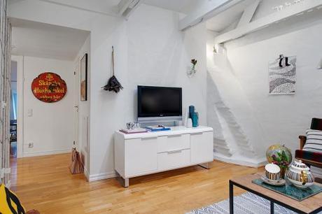 ventanas en el techo muebles de madera usada mobiliario accesorios vintage estilo vintage industrial estilo nórdico escandinavo estilo moderno estilo ecléctico decoración interiores decoración áticos blog decoración nórdica 50 m² eclécticos y modernos para chicos 